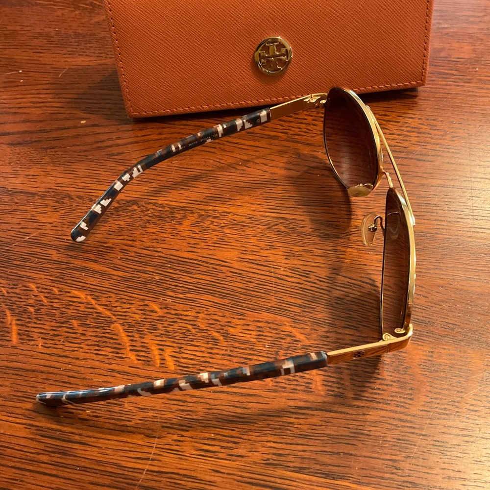 Tory Burch Aviator Sunglasses - Picture 2 of 6